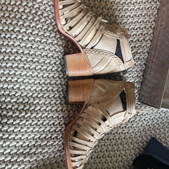 Freebird by Steven Wazee shoes size 7 - never worn - Picture 7 of 9